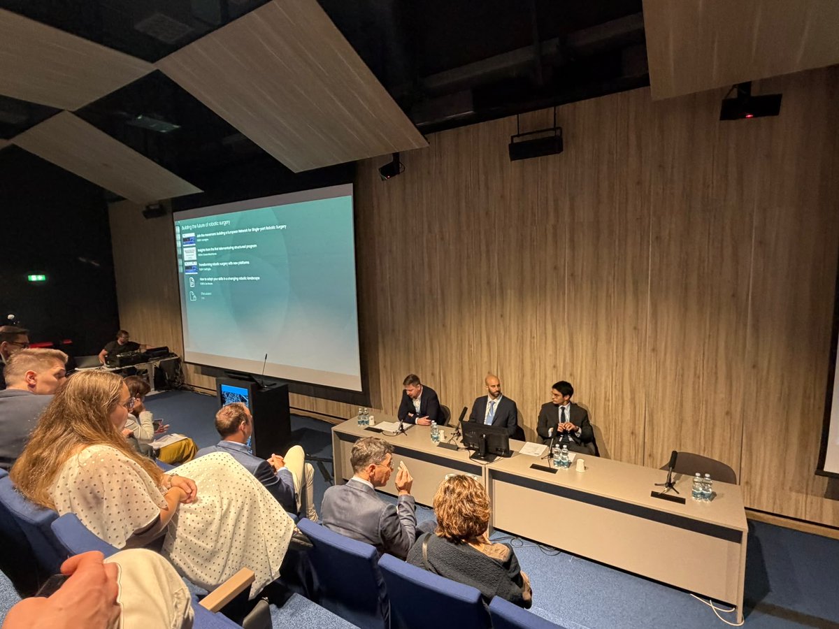 WarsawUrologist's tweet photo. Great to be in Padua 🇮🇹 for #ERUS26, actively contributing to the discussions and exchanging perspectives with colleagues from across Europe.
Proud to be a small part of YAU Robotics in Urology and a community shaping the future of robotic urology. 🤖
#ERUS26 #EAU #YAU #RoboticSurgery #Urology
@WMCM_UKSW