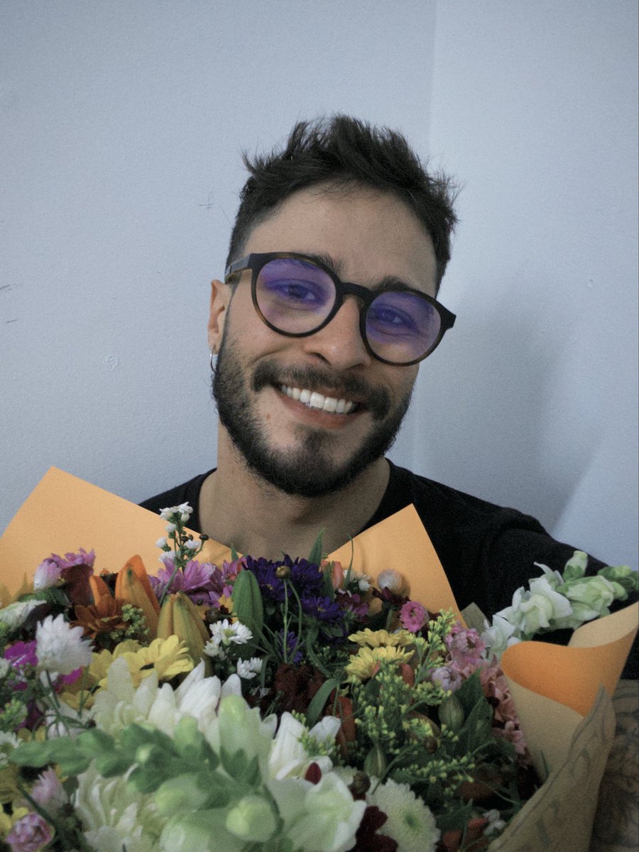 ImaStarb0y's tweet photo. Quando você e seu namorado se derem flores na mesma semana aí você faz o L https://t.co/LKIN4ktlte