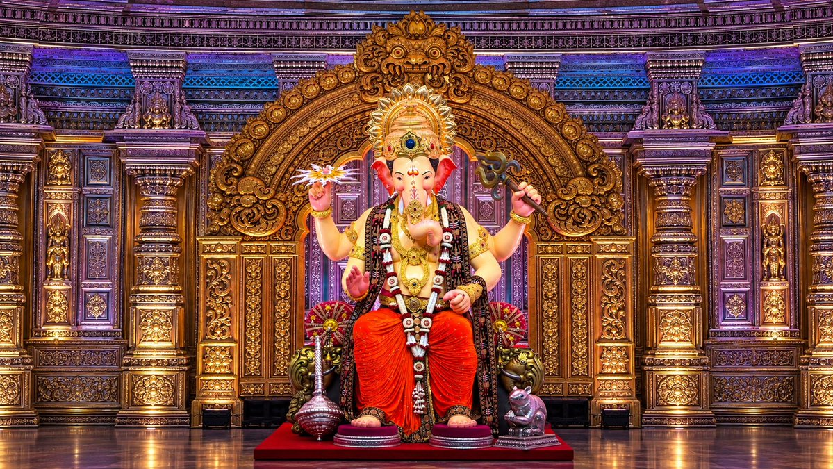 Madan_Chikna's tweet photo. Desktop Wallpaper version of Lalbaug Cha Raja 2026. https://t.co/OmETghHiwp