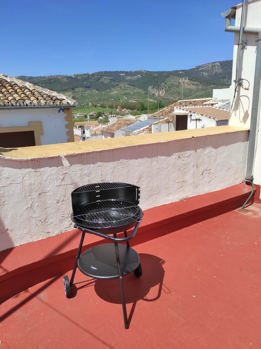 CRuralElSendero's tweet photo. #FelizViernes ! En #ElBurgo podéis desconectar y disfrutar el #finde: baños en río, #rutas de #senderismo y #bici, #gastronomia y #casa #rural con #barbacoa: https://t.co/lTM0sgANCv https://t.co/I9M9rHVKk6