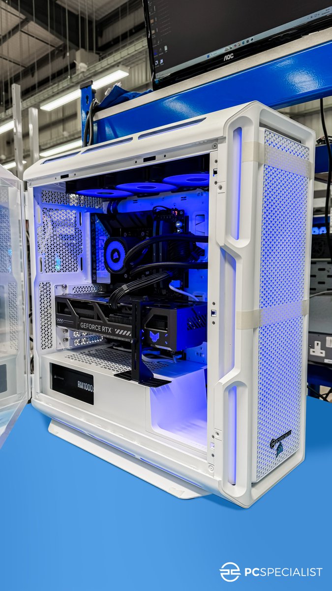 PCSpecialistAT's tweet photo. Schaut euch diese neuen Kunden-PCs an, die wir gerade gebaut haben! Ich wette, auf allen wird WARDOGS gezockt 🤣 https://t.co/mBIbdk2sFV