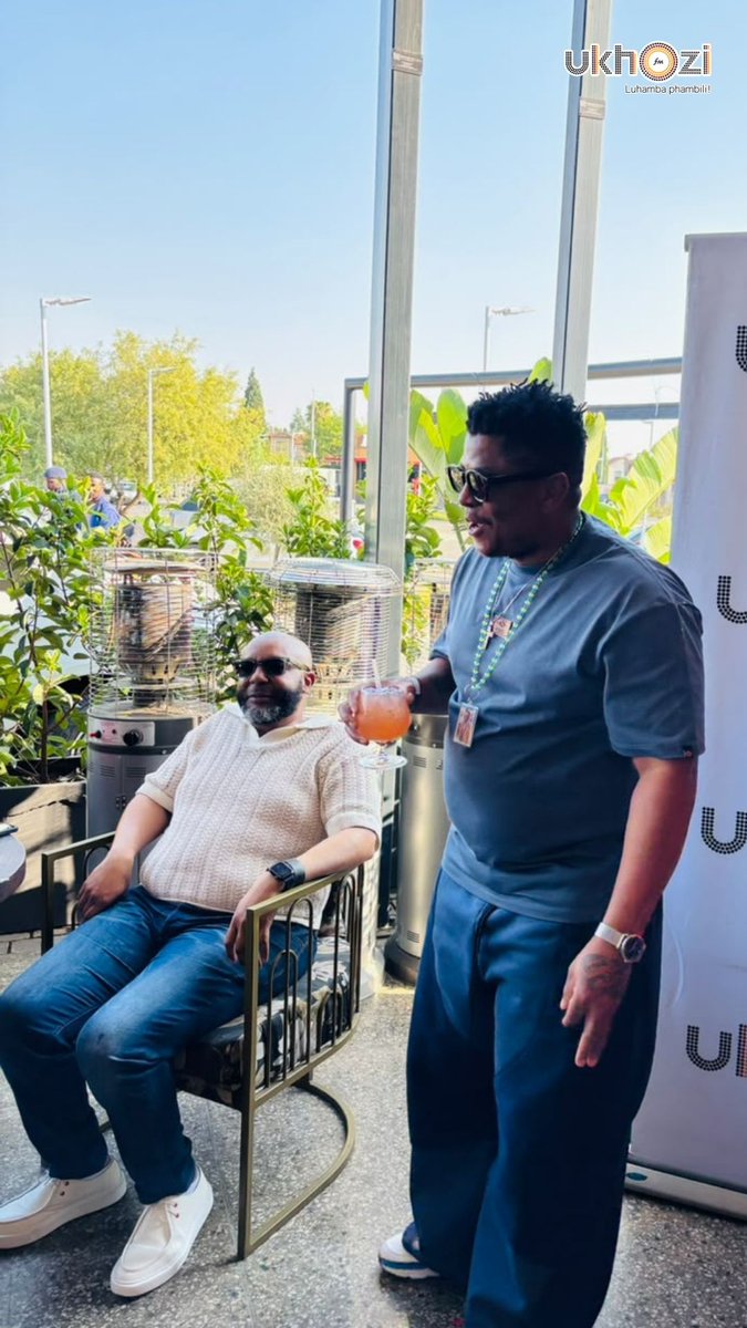 ukhozi_fm's tweet photo. Kthiwa amaSundowner! Kwanyama kaypheli.

📍:ZOR Dainfern , eGoli🍹

Woza Nabangani Bakho!!

#WNB #UkhoziFM #zordainfern #zorlounge #zorway https://t.co/3v2HtpBGoH