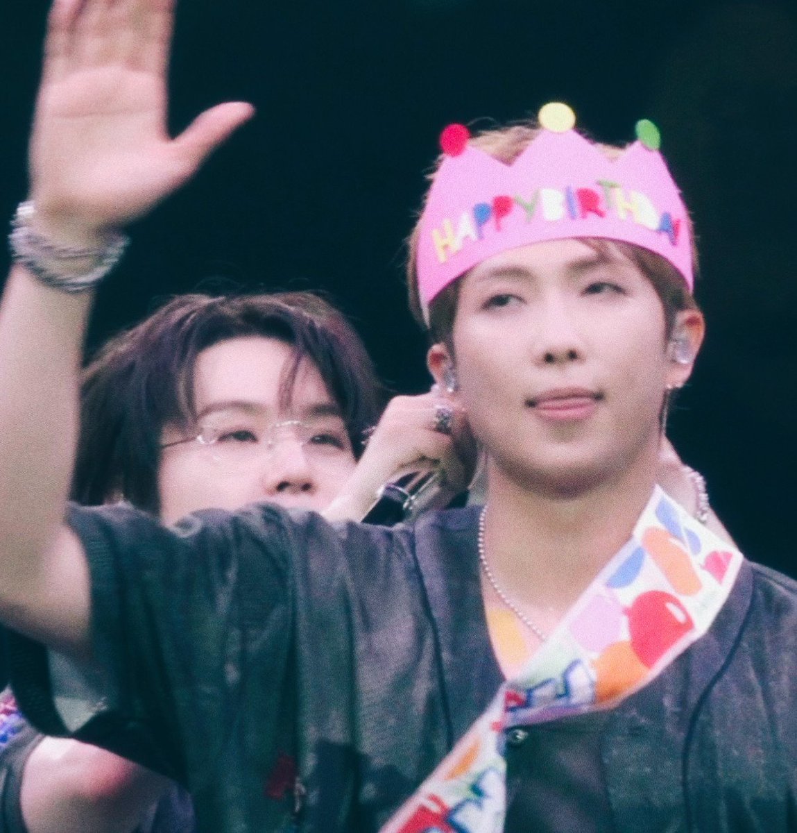 golmoo89's tweet photo. #남준아_생일축하해
큐티섹시 최종진화 김남준 탄생
#사랑이라는_말보다_좋은말_김남준
카운팅 누락방지를 위해
#우리_우주의_가장_빛나는별_RM
해시 사이 사이에
#한국산_최강몬_알엠_생축
글자를 넣어 태그 해주세요!
#HappyRMDay https://t.co/QBHvCUlTar