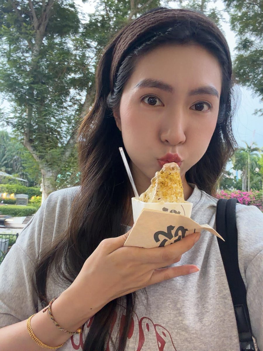 ajaysingh805832's tweet photo. 少女的美在清纯，女人的美在韵味,有约的吗？ https://t.co/RJsH5rx43s