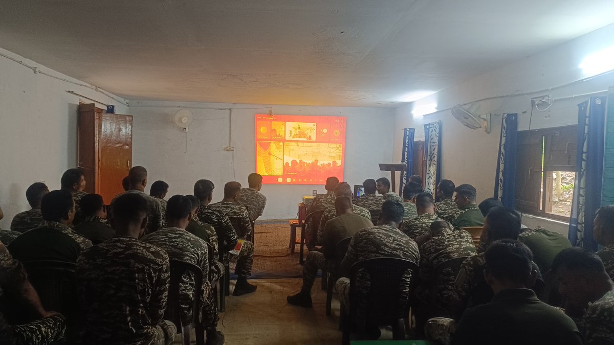 bn_212's tweet photo. On the occasion of World Suicide Prevention Day on 10 Sep 26, Sh Vijay Kumar Verma, CO/212 Bn CRPF, created awareness by interacting with Battalion personnel. Stressing on mental well being, they were counselled to have a positive outlook. 

@crpfindia
@cgsectorcrpf @WSCRPF2016 https://t.co/pU8eXrKJBS