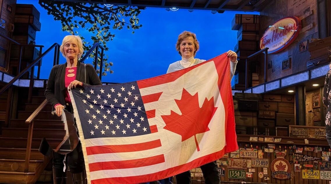 mapleleafestor's tweet photo. 25 years ago, Canada helped more than 6000 American people After 911 terror attack! We opened our doors to welcome those who are not able to return to USA, we shared our foods, drinks and clothes with Americans.
Unfortunately, therelationship between our two countries is bad now. https://t.co/mGiTNjV5xE