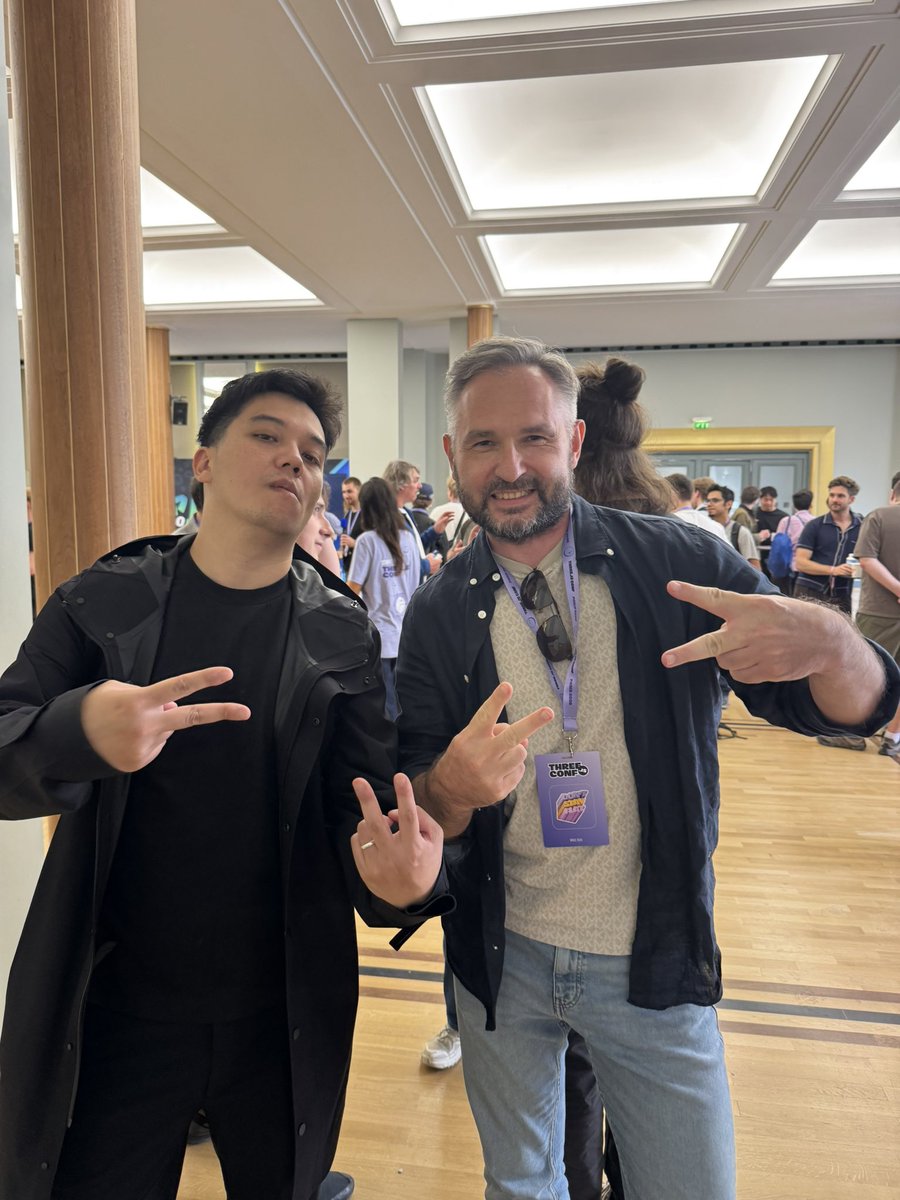 artcreativecode's tweet photo. Day 2 of #threejsconf keeps blowing my mind 🔥 Met a true legend, @edankwan. Your work has inspired me for years and still does. Such an honor to finally meet in person 🙏 #threejs #webgl https://t.co/d2kNB1Kaj5