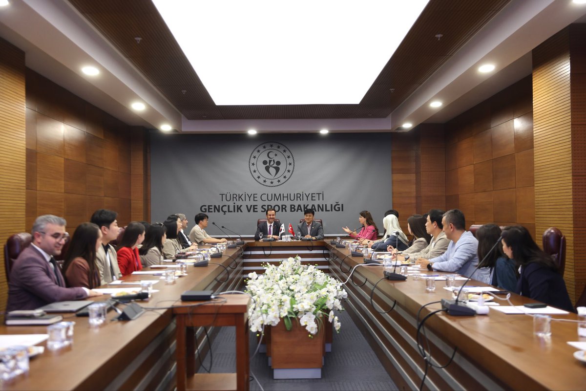 GSBgenclik's tweet photo. Güney Kore, Türkiye'de! 🇹🇷🇰🇷 

Kore Cumhuriyeti Gençlik Çalışmaları Ajansı (Korea Youth Work 
Agency - KYWA) iş birliğiyle düzenlediğimiz Türkiye – Güney Kore Uluslararası Uzman Değişimi Programı Türkiye etabı; kültürel geziler, temaslar ve sunumlarla devam ediyor. https://t.co/54Kt0CDvII