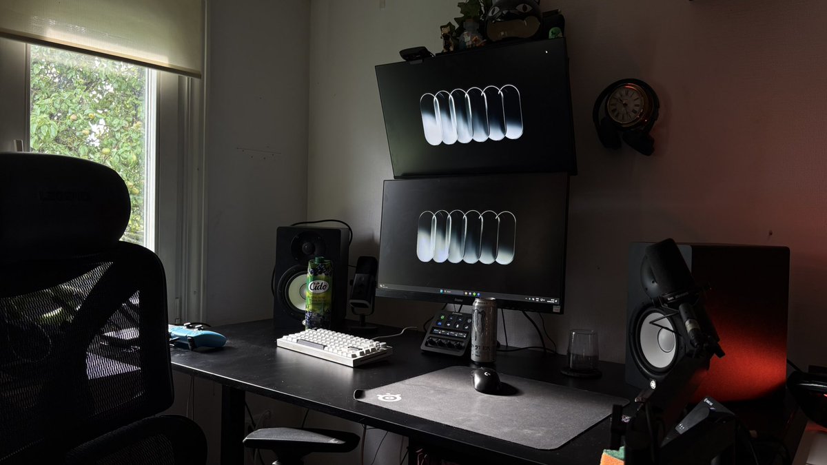 bykxrl's tweet photo. Setup https://t.co/SfLzmhScyR