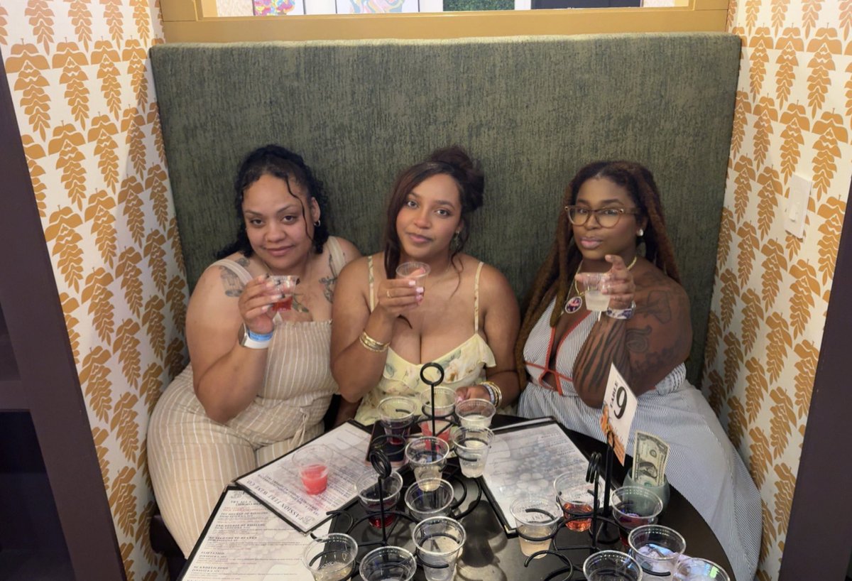 _mercedessade's tweet photo. My daughter turned 21 so of course I had to take her to my favorite winery! 🍷 https://t.co/a8RP32TrKo