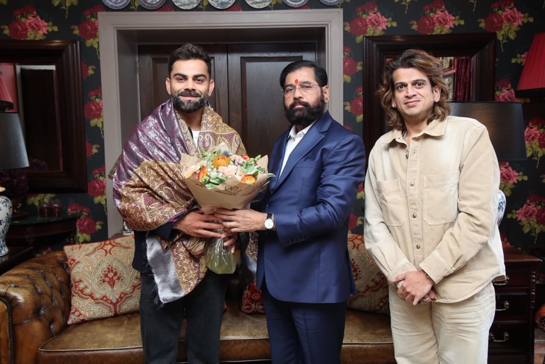 mufaddal_vohra's tweet photo. Virat Kohli with Eknath Shinde and Rahool Kanal. https://t.co/dI2UxYeA7D
