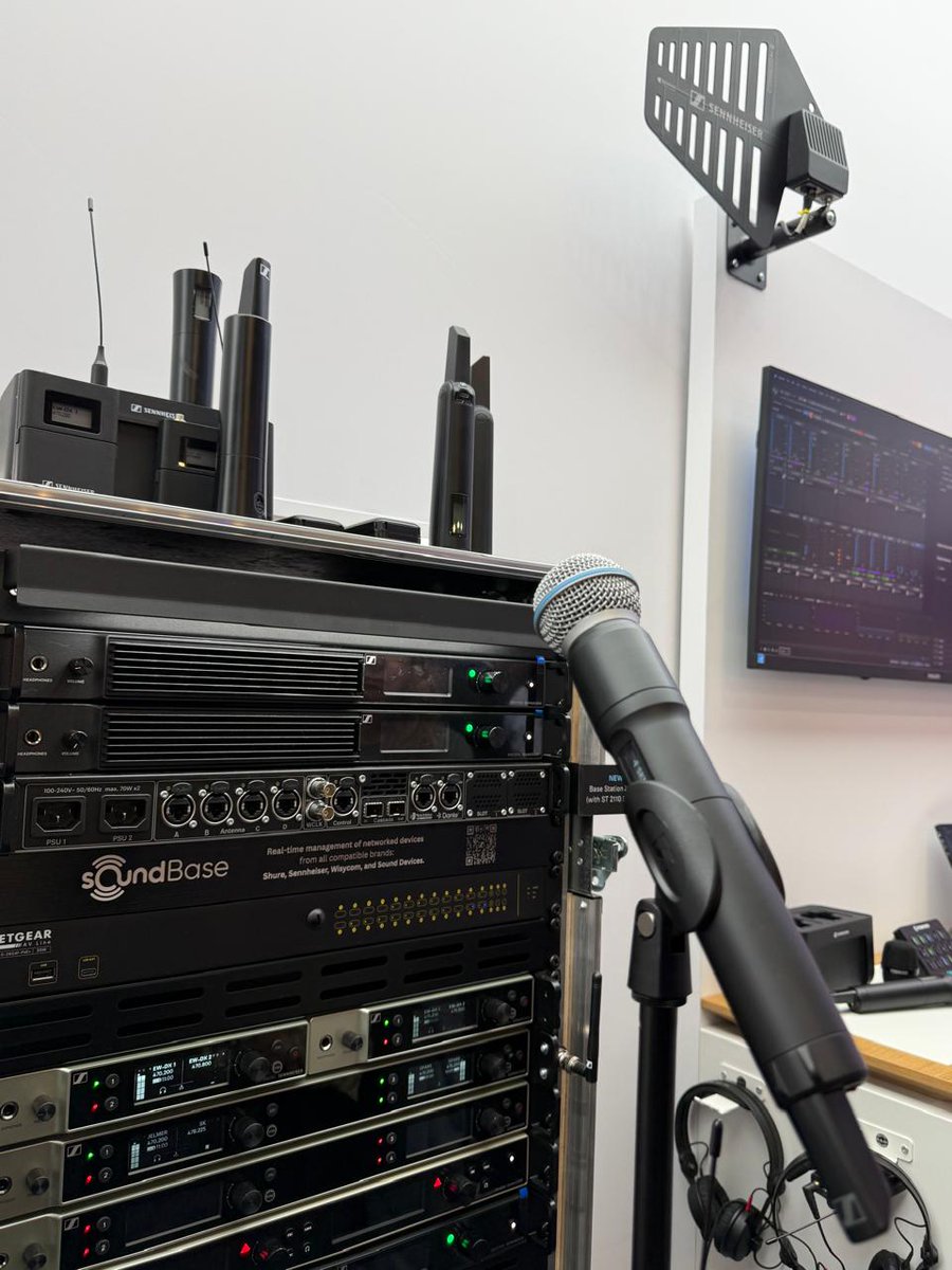 StageAudioWorks's tweet photo. IBC Amsterdam opened its doors for the long weekend.

@Sennheiser stole the show by revealing the Spectera SKM handheld transmitter, completing the core elements of its unique bidirectional wideband wireless ecosystem. https://t.co/OYYMel2xFK