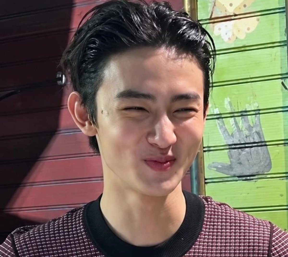 hyeonjjamie's tweet photo. Seonghyeon with nomnom expression huhu cute overload 😭🤏🏻 https://t.co/xXDnY7m2lA