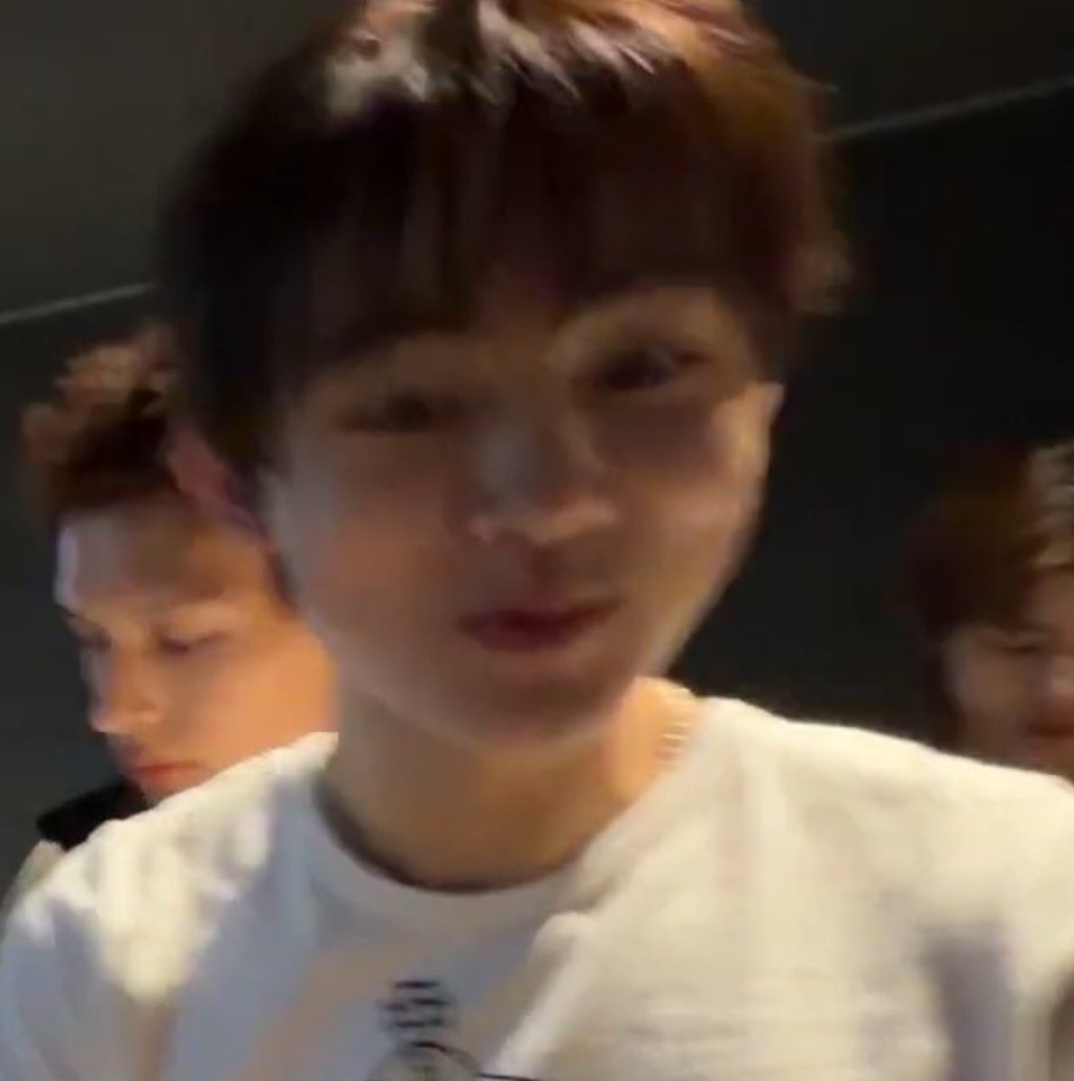 hyeonjjamie's tweet photo. Seonghyeon with nomnom expression huhu cute overload 😭🤏🏻 https://t.co/xXDnY7m2lA