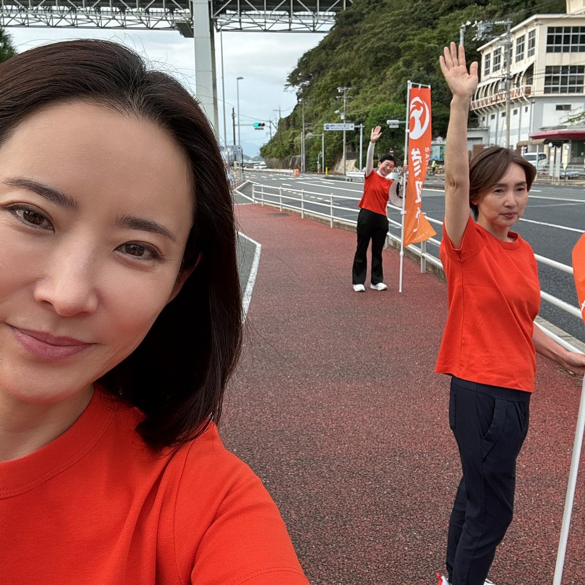 SanseiYamaguchi's tweet photo. 国会議員になっても、初心を忘れることなく、日々辻立ち活動を続けるのが参政党スタイルです🚩
多くの人に参政党を認知していただきたい一心で活動しています🙏
#島村かおる 
#下関市 
#参政党山口 https://t.co/sVfVRnRpmS
