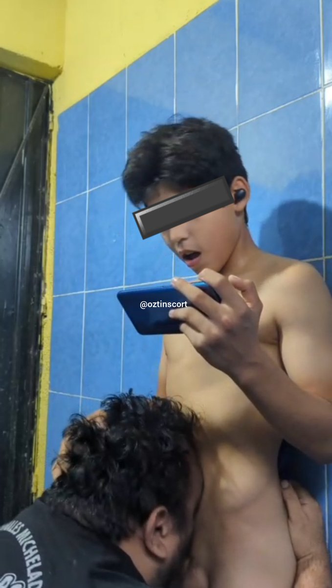 oztinscort's tweet photo. Sacandole el estrés a mi vecino po11ito 🐣🥵 videos completos mi grupo personal de telegram papi 🍆💦🔥 https://t.co/0R41SGLDEq