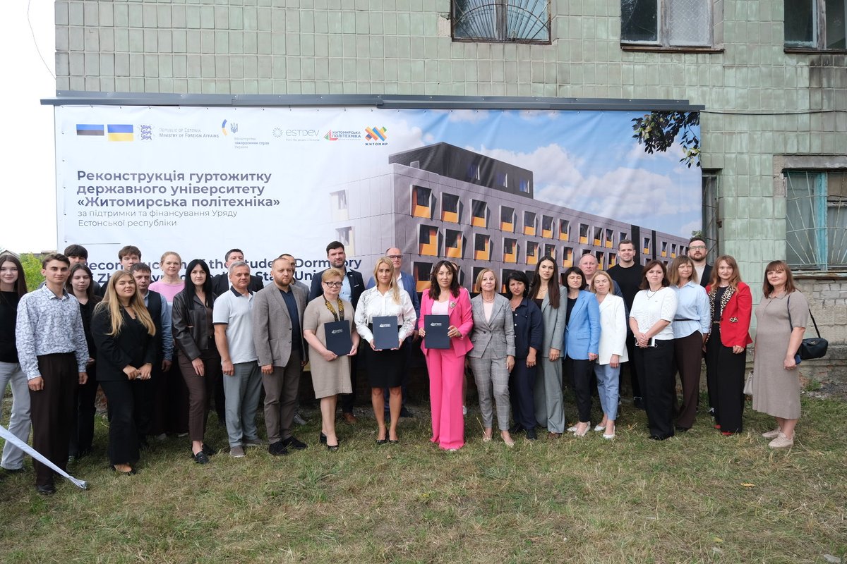 ESTDEVestonia's tweet photo. ๐บ๐ฆ๐ช๐ช #ESTDEV, the City of Zhytomyr, and Zhytomyr Polytechnic State University signed a memorandum launching Ukraineโs first pilot project using prefabricated renovation technology developed and manufactured in Estonia.
The project will reconstruct a dormitory at Zhytomyr Polytechnic using factory-produced facade elements and energy-efficient solutions made in Estonia, demonstrating how Estonian technology and know-how can contribute to Ukraineโs reconstruction.
Read more: https://t.co/bUWj5frmlI
#FromThePeopleOfEstonia