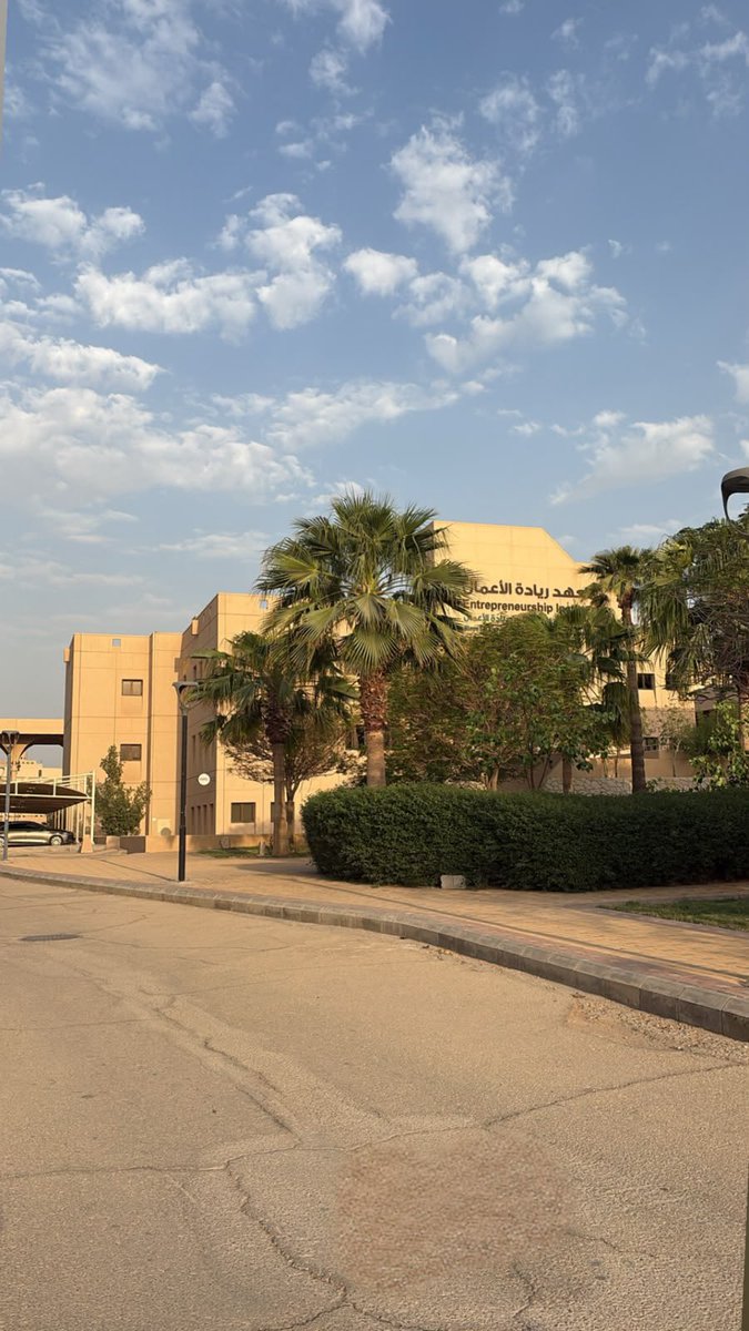 GYPSOOPHILA0's tweet photo. #لمة_ال_عدالة #ksu #جامعة_الملك_سعود https://t.co/dgPBFpDA4A