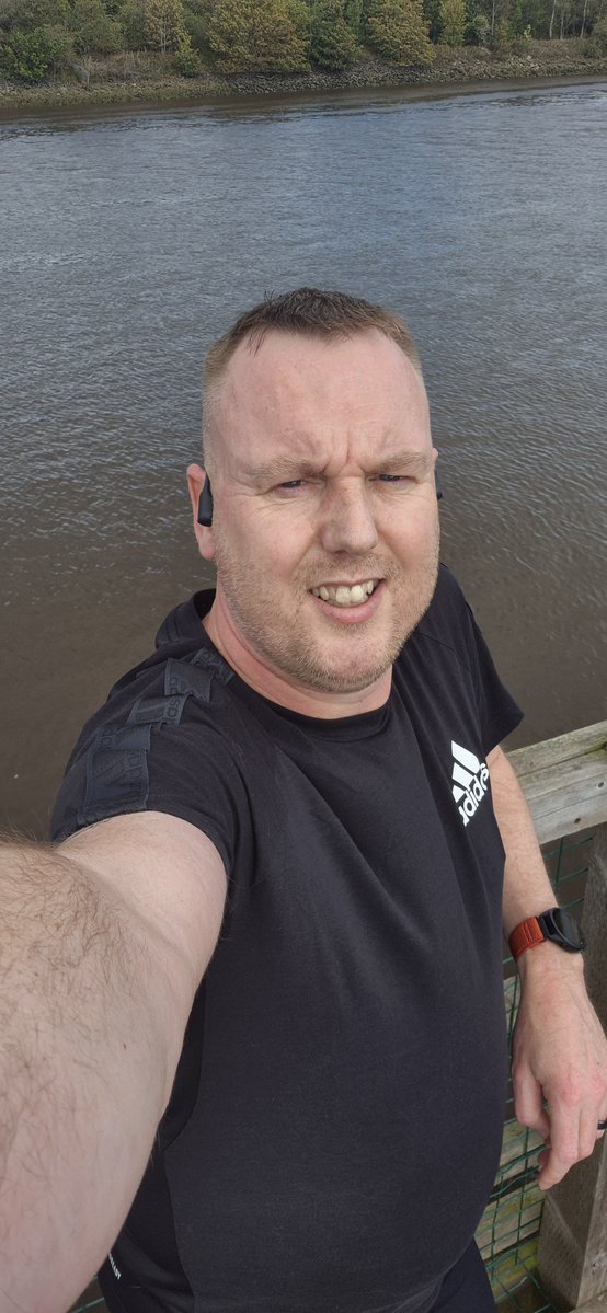 simons_running's tweet photo. 7.5K done ✅🏃‍♂️ Now for the hardest part… actually getting changed and showered 😂 For now, the running gear is staying on while I recover with a bit of Football Manager! 😅

#Running #RunnerLife #PostRun #FootballManager #FM26 https://t.co/kyxzWjcc5y