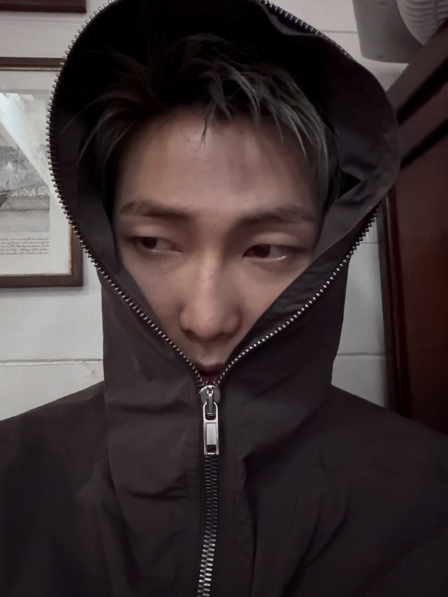 LilTitu's tweet photo. Happiest Birthday Namjoon Da 💜 

#HAPPYRMDAY
#HappyBirthdayRM
#HappyBirthdayNamjoon
#JoonieverseDay
#MuseOfSeoulRM
#BeyondTheVerseRM
#AutumnBloomRM
#WorldLovesRM
#LoveForNamjoon
#OurRightPlaceRM https://t.co/SbPxWM43xX