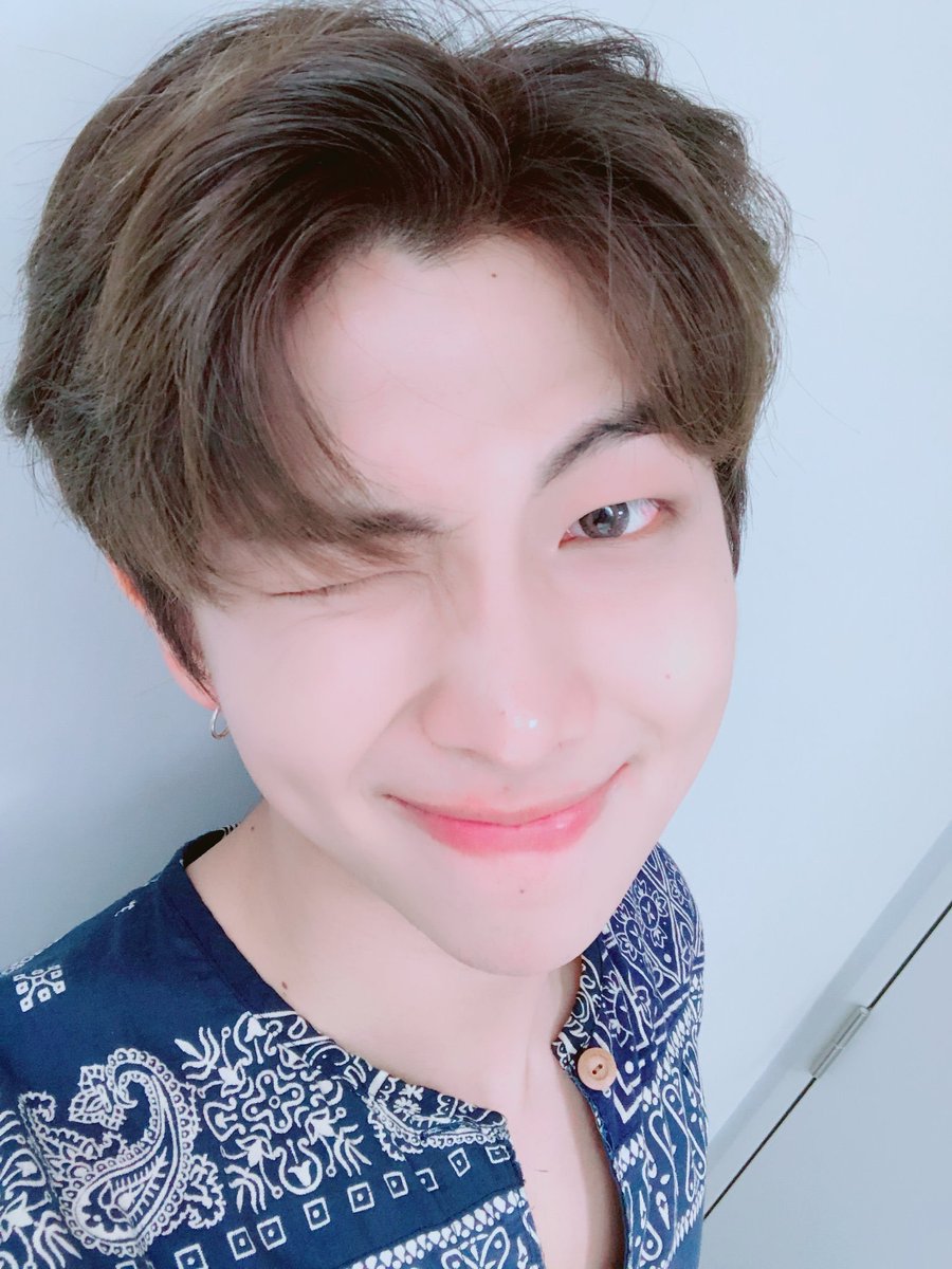 WK_pj's tweet photo. #준아_생일축하해
#사랑이라는_말보다_좋은말_김남준
#우리_우주의_가장_빛나는별_RM
#한국산_최강몬_알엠_생축
#HappyRMDay https://t.co/lc8wQazYN6