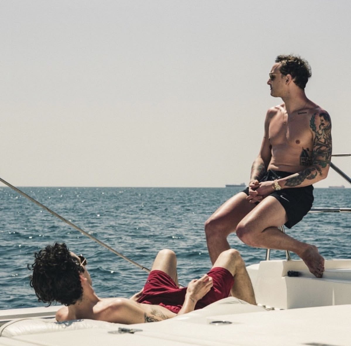 The1975gifspics's tweet photo. https://t.co/AL4K3UOw6b
