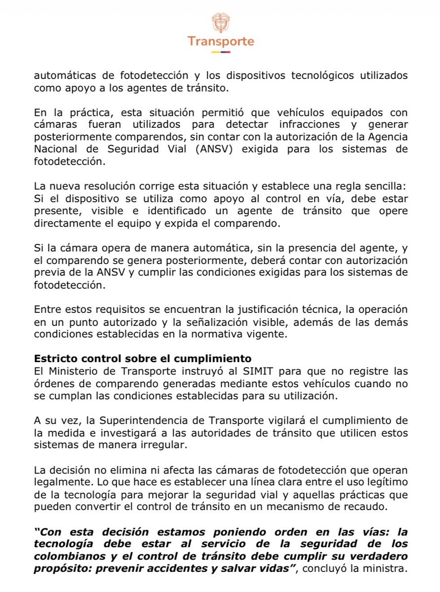 MinTransporteCo's tweet photo. Gobierno pone freno a los “carros cazafotomultas”: no podrán imponer multas sin un agente de tránsito presente. 
Con la decisión se acaban los abusos asociados al uso de estos dispositivos. Las fotomultas deben servir para salvar vidas, no para hacer negocios con los ciudadanos. https://t.co/i4r1AJRzgl