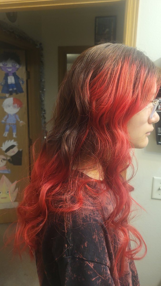 jess_terrible's tweet photo. Miss J my beauty queen has pictures today. Yesterday we dyed her hair and curled it this morning. She's also sporting a Slipknot shirt 😍😍 https://t.co/nTHAd1SZdE