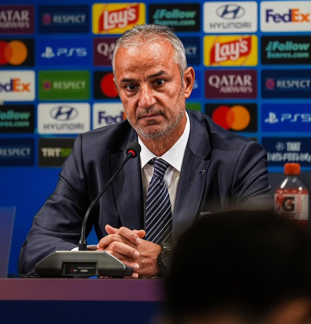 Artetamental007's tweet photo. İsmail Kartal'a Fonseca'nın Lyon'una 4-4-2 kompakt bir yapı ve etkili oyunla UCL bileti alması ve Gasperi'nin Roma'sına 4-5-1 kompakt bir yapıyla etkili geçişlerle 1.73 xG üretip rakibi 0.52 xG'de bırakması sebebiyle teşekkür ediyorum.

Gerçek bir Şampiyonlar Ligi hocasıydı. https://t.co/EmNbhQasw1