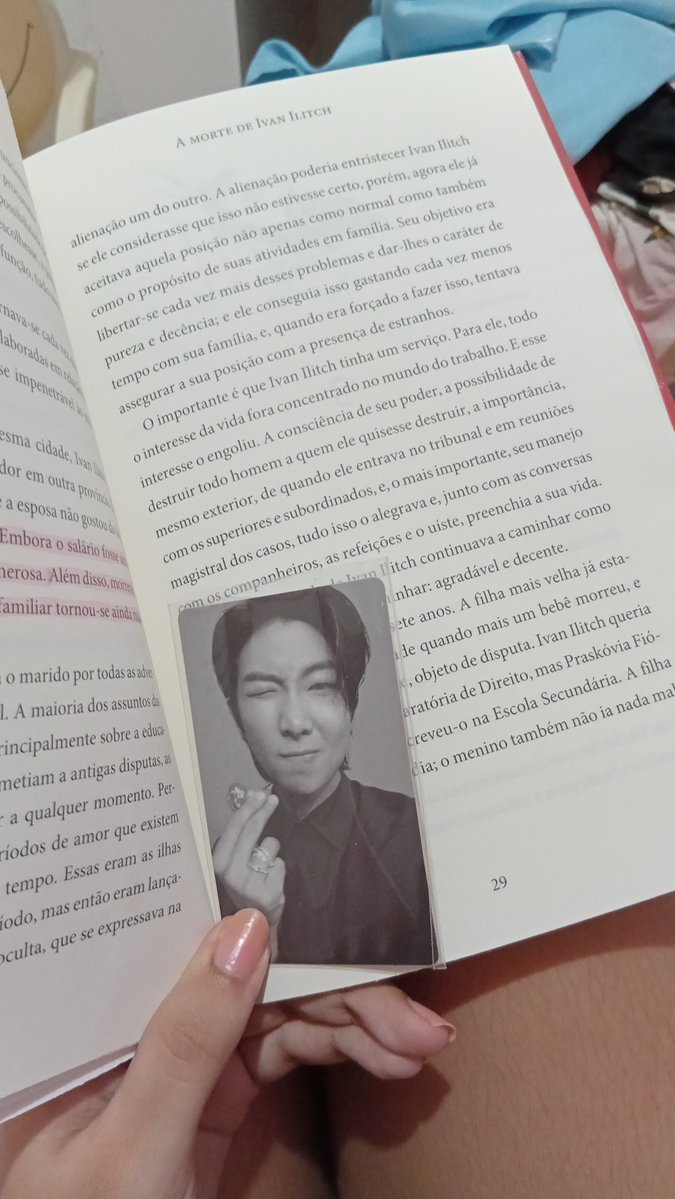 Sun__yoon's tweet photo. Feliz aniversário minha vida! Orgulho de ser sua fã e poder compartilhar tantos momentos incríveis com você, não cabe no meu peito o tanto que te admiro, te amo namu!! 💜🥹

HAPPY NAMJOON DAY
NAMJOON OUR INSPIRATION 
#HAPPYRMDAY
#HappyBirthdayRM
#JoonieverseDay 
#MuseOfWorldRM https://t.co/THLsOBJHdR