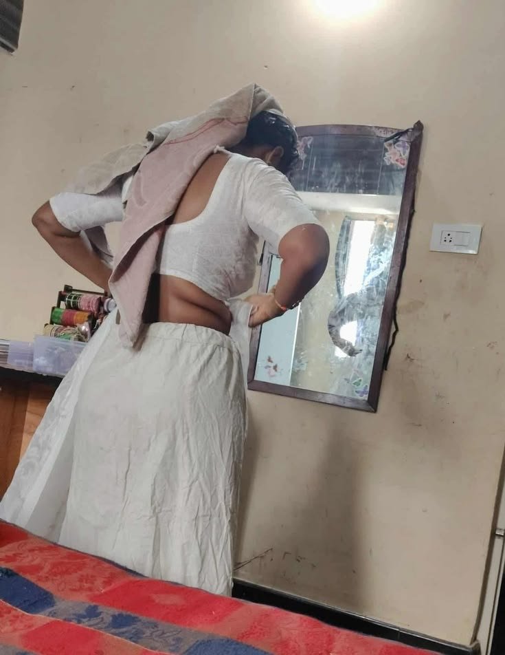 devils_queens's tweet photo. #desi #mallu #aunty #wife #sexy #blouse #saree #naked #homley #momlover https://t.co/0laW45gz2f