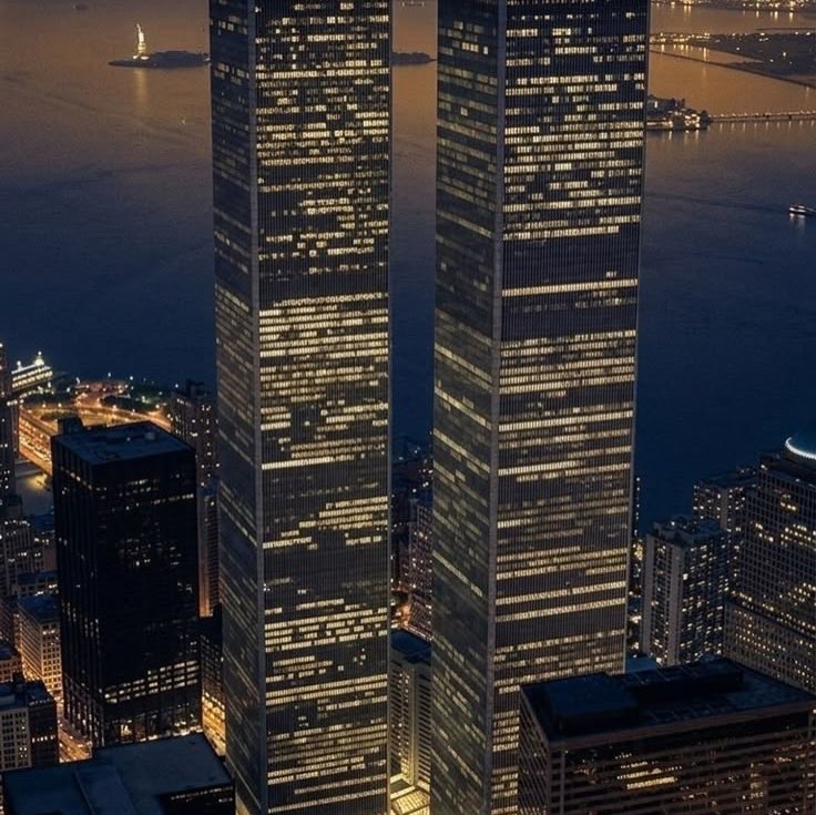 GDaBozzz's tweet photo. 9/11 never forget 🕊️ WTC NYC 2001 https://t.co/K0uy0PYno9