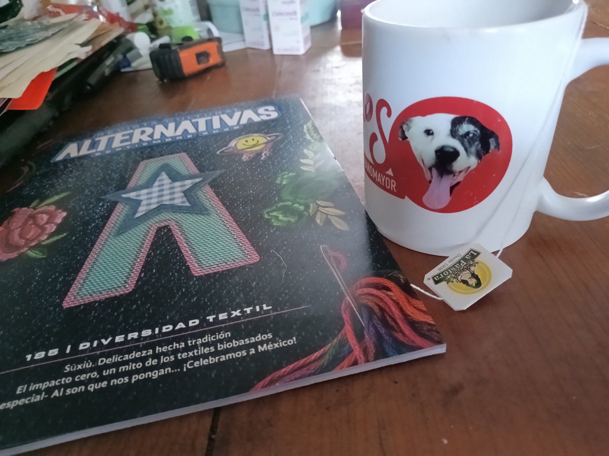 iguanomayor's tweet photo. Tomando un respiro con buena  lectura.

Que sea un #ViernesSabrosón. https://t.co/gpZL5qkNuY