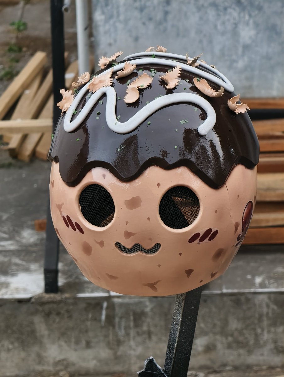 cosmake_heroic's tweet photo. Nah custom topeng ini sudah finishing juga selesai untuk tingkat kemiripan ya lumayan lah dari segi warna ttep belum bisa menyerupai aslinya ,semoga klien puas lah ya , 
#custom
#topeng https://t.co/wvkCSHVkCn
