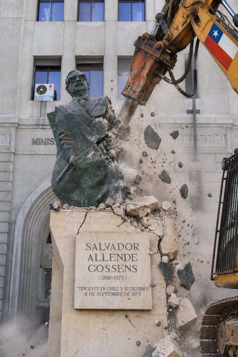 JrPalmice28031's tweet photo. Se viene luego!!!!

 #11DeSeptiembe #GolpeDeEstado Allende Pinochet La Moneda Comunista FidelCastro https://t.co/w4muzkBn2L