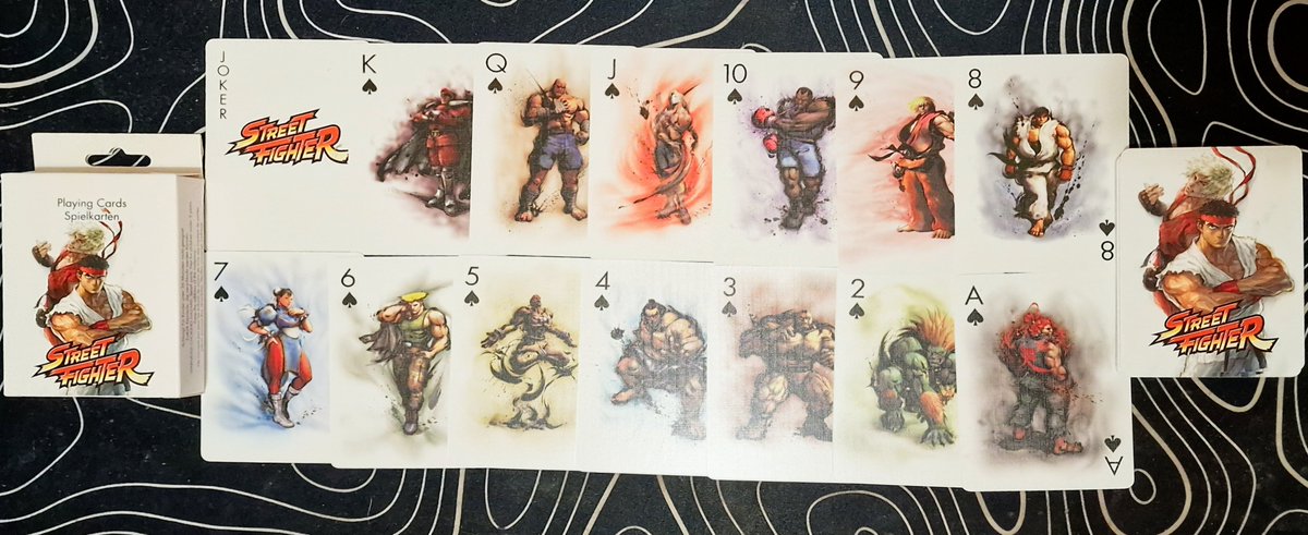 soyzzeta's tweet photo. Que pasada de mazo de cartas con temática de Street Fighter 🥊♥️♣️♦️♠️ https://t.co/7r2kaWIQ7Y