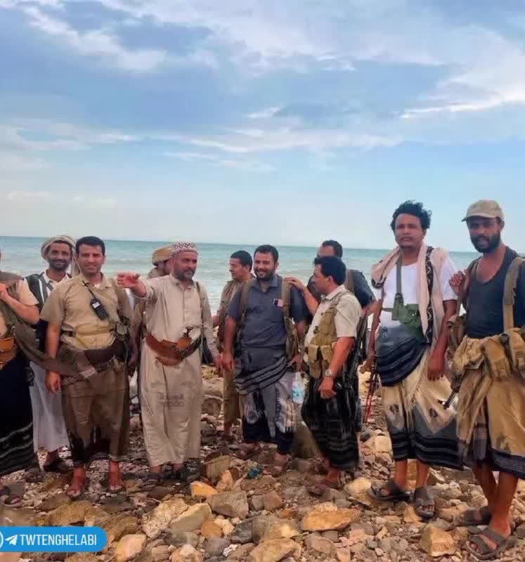 mtlbzdh's tweet photo. The Yemenis conquered a city and an island wearing flip-flops, but the monarchists and Pahlavi supporters, with the help of Uncle Trump and Bibi Netanyahu and F-35s and B-2s and..., still haven't captured even a public toilet after a year 😁 https://t.co/0G0C5xRKJB