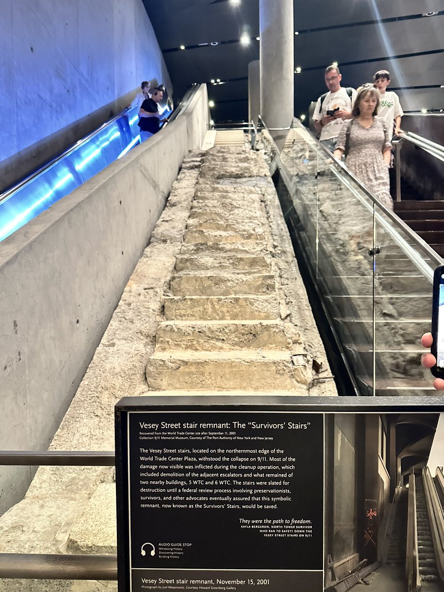 anniegmart's tweet photo. Si algún día están en NYC, de verdad visiten el 9/11 Memorial &amp; Museum.

Pueden haber visto documentales, fotos y videos, pero estar ahí y ver los objetos, escuchar las historias y recorrer el museo te cambia por completo la perspectiva de lo que ocurrió ahí hace 25 años. https://t.co/J7vrkkhHJE