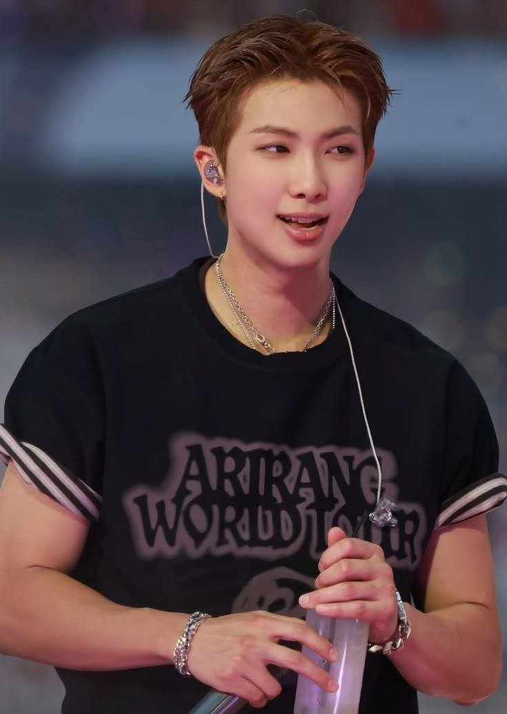 Raval_nishabts's tweet photo. HAPPY NAMJOON DAY
NAMJOON OUR INSPIRATION 
#HAPPYRMDAY
#HappyBirthdayRM
#JoonieverseDay 
#MuseOfWorldRM https://t.co/ezPZG50lUG