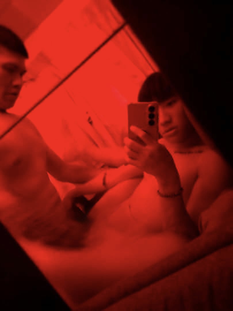 owenchillingboy's tweet photo. 幫轉發 越多人看到後面會發更精彩的🥵 https://t.co/z52N4qo5Jx