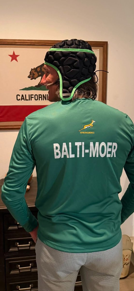 oldmanoneil's tweet photo. Afrikaans people just can’t spell properly. There is no hyphen in Baltimoer 😉 https://t.co/HGLZQI9HPT