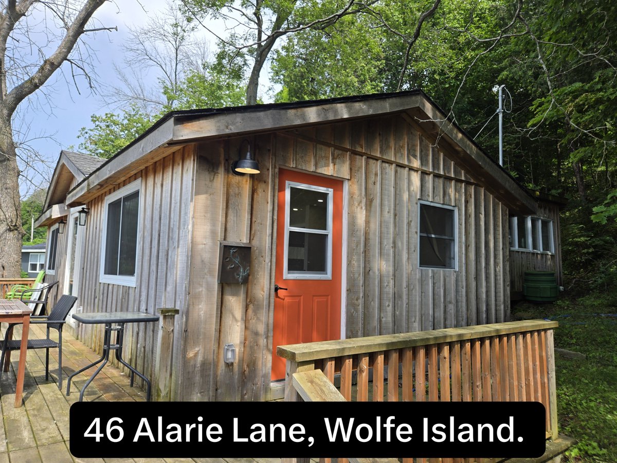 Sher417's tweet photo. 1666-1668 Victoria St., Collins Bay. BOTH house &amp; lot for $639,000. MLS X13728790.

46 Alarie Lane, Wolfe Island. Cottage. MLS X13159526. $399,900!

715 North Shore Rd., Rideau Lakes. MLS # X13727234. $1,250,000. Listed by Tracey McGinn.
Photos in listing order. https://t.co/o4ITwDfEs6