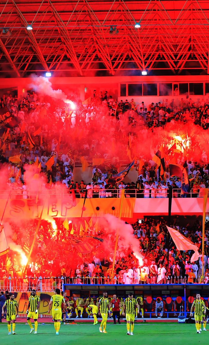 abodsaad13's tweet photo. انا عندي ارتباط عاطفي بالمجمعة و بالملعب هذا لايمكن انساه 

اهم هالارتباطات بكل تاكيد يوم التتويج 

بكل ثقة اقول انه يستحيل انك تشاهد أجمل من هالصور للملعب بتاريخه 😁💛💛 https://t.co/kS8MpC50kJ