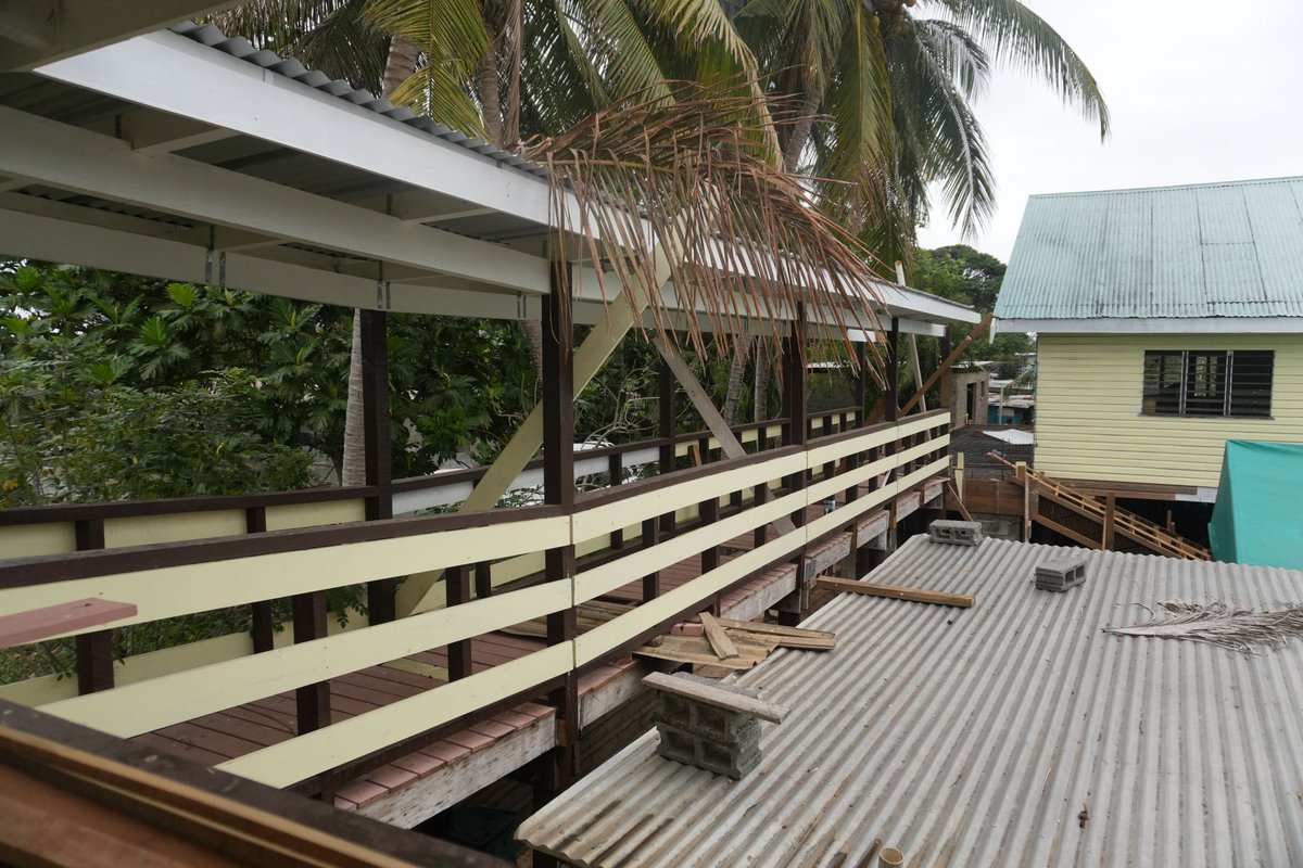 adaptationfund's tweet photo. 🌊 In Fiji, communities are leading practical solutions to flood risks. Elevated footpaths, improved drainage and expanded evacuation facilities are helping people stay safe and connected as climate impacts intensify. Supported by the Adaptation Fund and implemented by @UNHABITAT https://t.co/bKKYCMTuEU