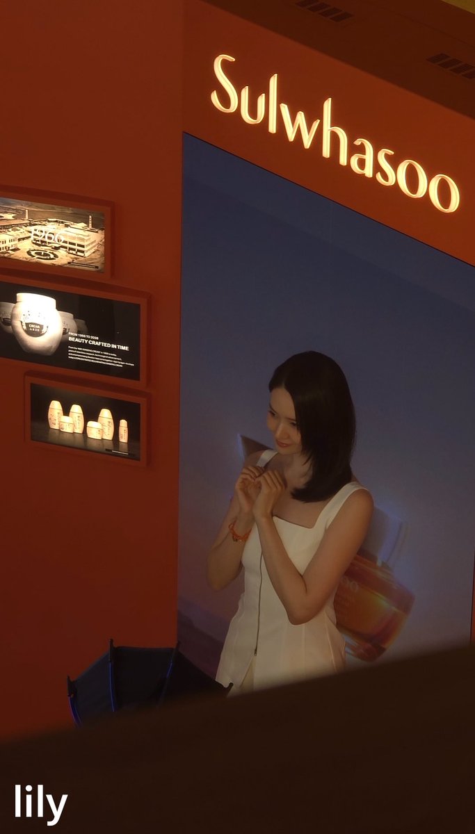 sunflowernilou's tweet photo. Today’s Yoona crumbs from the Sulwhasoo pop up event today 🥹💕

She’s so prettyyy ✨

#YoonAxSulwhasoo
#Sulwhasoo #설화수 
#LimYoonA #임윤아 #YoonA #윤아 https://t.co/Mk2HfSDsjV