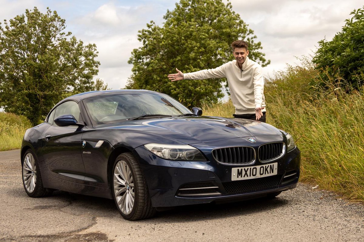 SantaBongayu's tweet photo. This Sunday, Rob reviews the second-generation BMW Z4. He’s not usually a BMW fan, but can the straight-six engine and manual gearbox win him over? https://t.co/m2z53fncqo