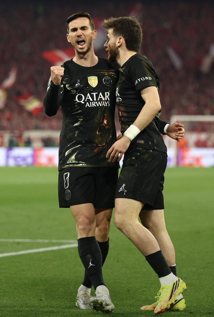 panams75's tweet photo. Khvicha Kvaratskhelia sur Fabian Ruiz : 

« Quand tu regardes le foot, tu ne vois pas forcément Fabian. Mais quand tu regardes Fabian, tu vois le football. »

Je crois qu’il vient de sortir l’une des plus grandes phrases de l’histoire du football 😳 https://t.co/zeeBfbuCVb