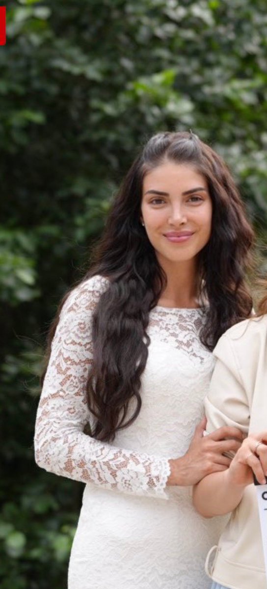 yasmine_018's tweet photo. Bu kadın inanılmaz derecede güzel 😭❤️🫠#DenizBaysal https://t.co/sjbQLlEMOA