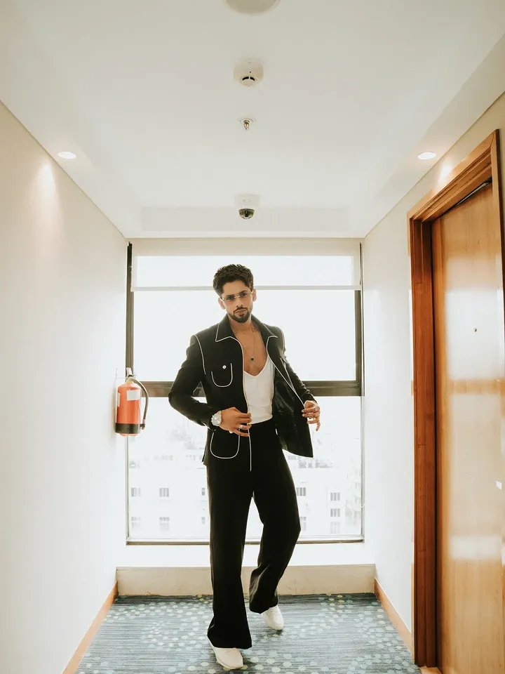buffssyy's tweet photo. You are a very attractive person... It’s honestly hard not to fall for youu 😮‍💨 ❤️‍🔥

#BaseerAli #BaseerSquad #TeamBaseer https://t.co/zfkOcXWjTd