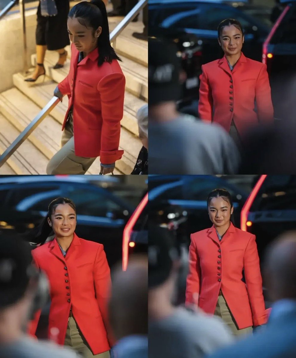 mvn_dn's tweet photo. what I love is you can tell she’s kinda shy and genuinely happy to be in these shows 😭 https://t.co/kppeNrKeV5